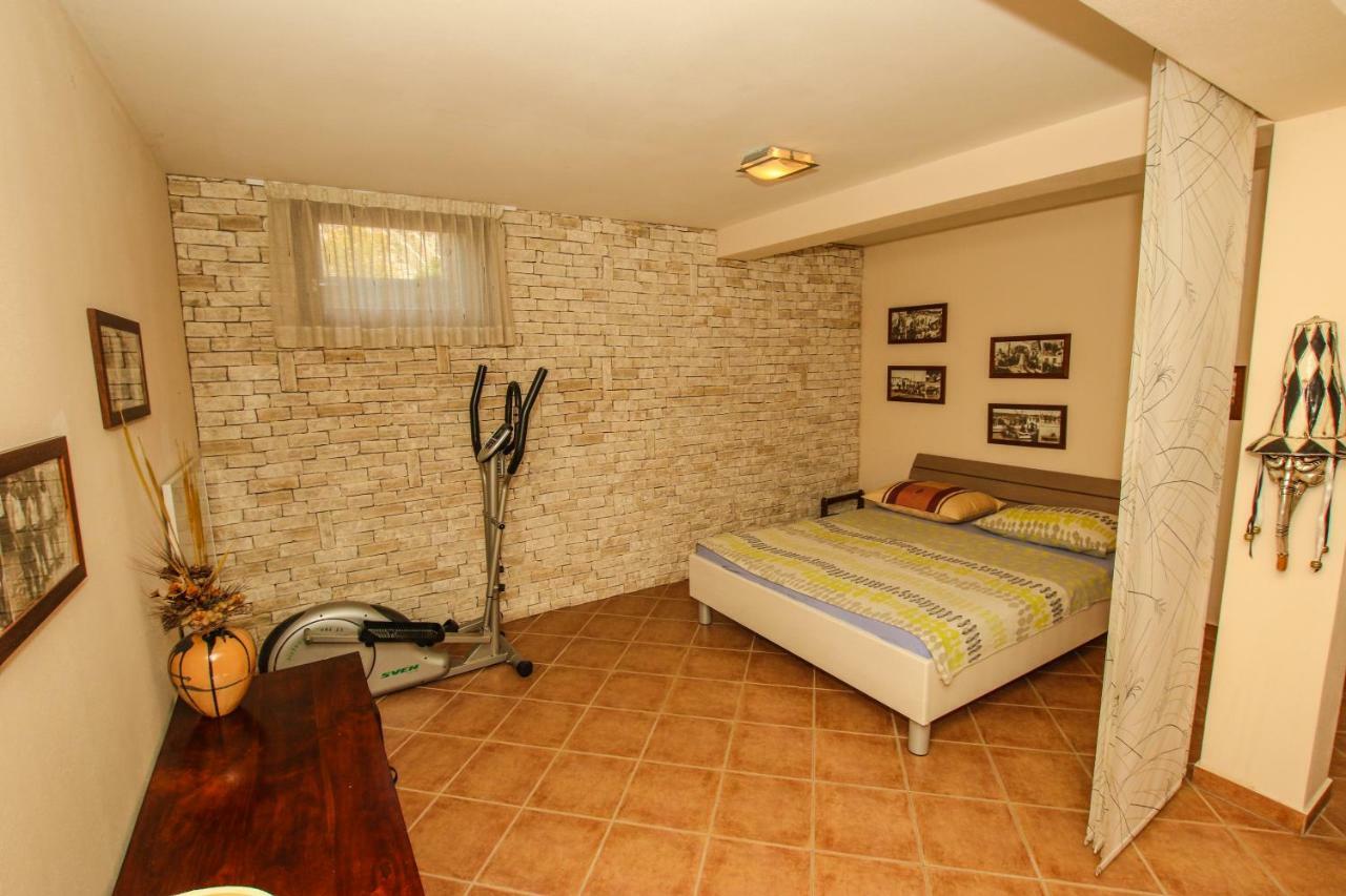 Villa Istriana Jakob With Pool Tar-Vabriga Kültér fotó