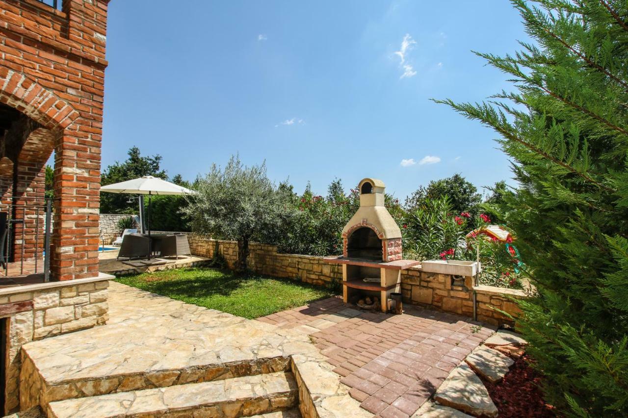 Villa Istriana Jakob With Pool Tar-Vabriga Kültér fotó